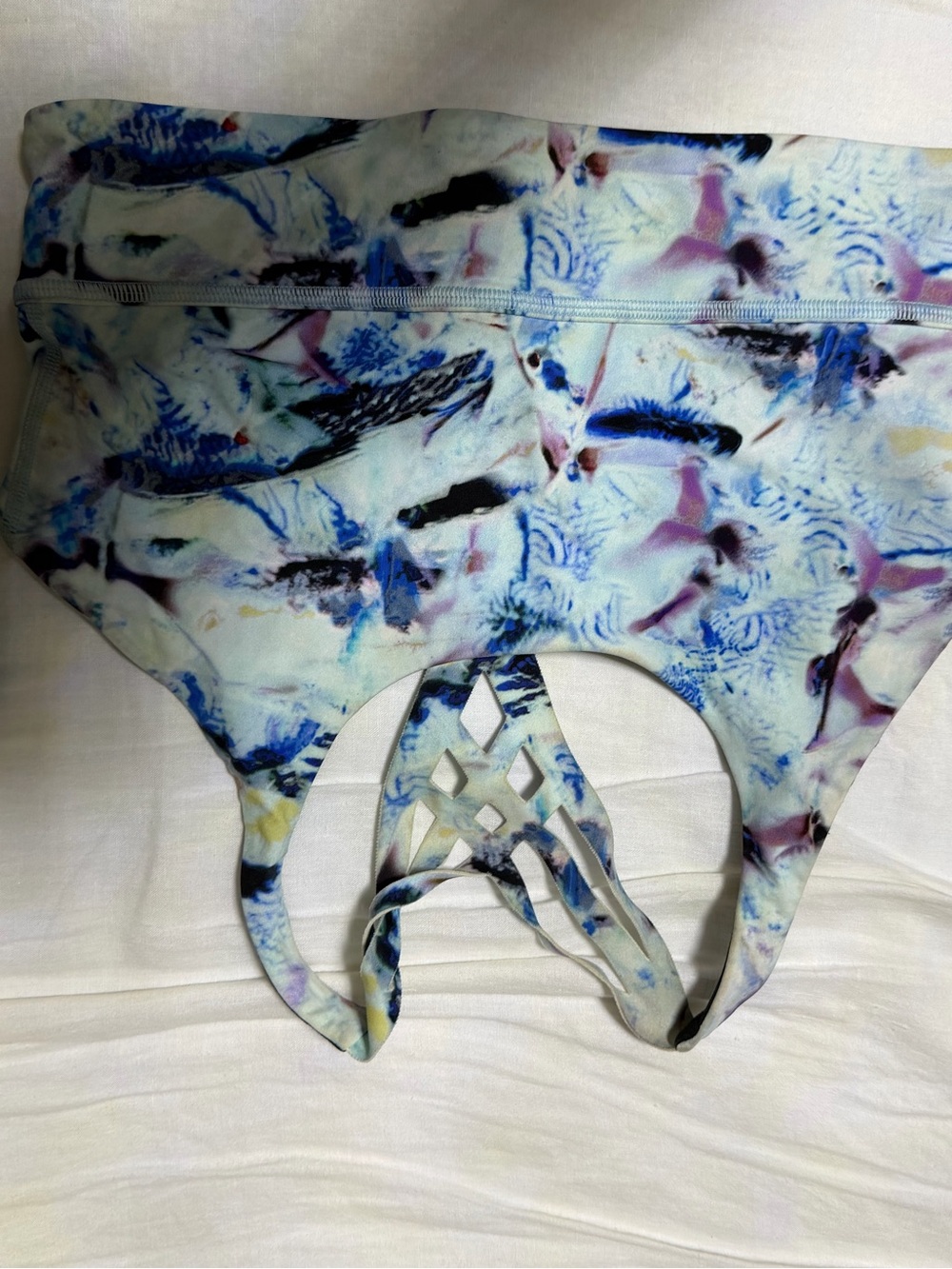 Lululemon blue BlMarble Print Strappy Sports Bra size 8